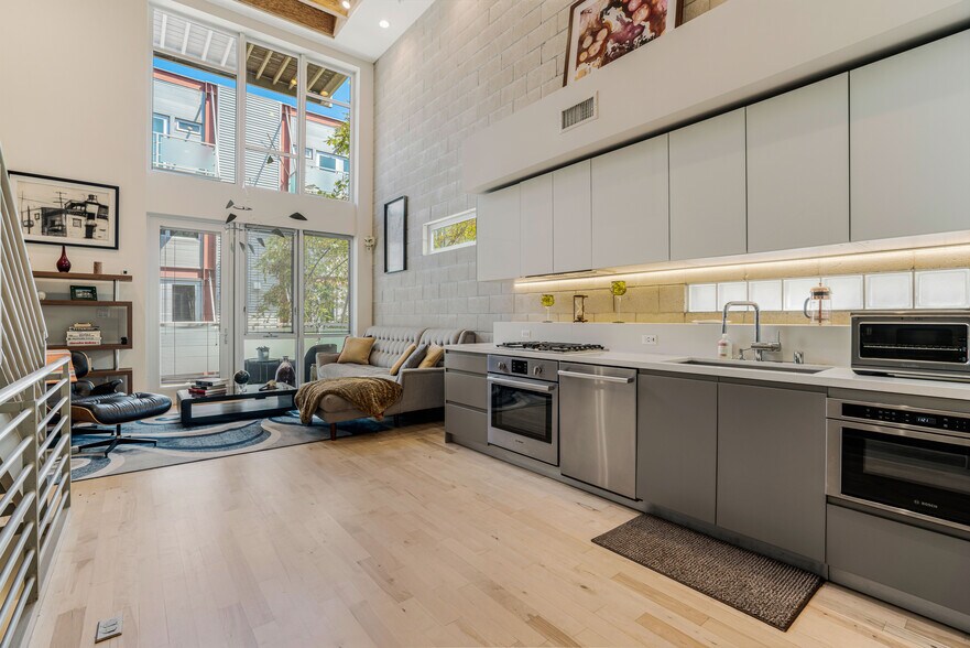 More Photos Of 3450 Cahuenga Blvd W, Los Angeles Office Residential For Lease