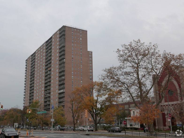 Primary Photo Of 2940-3000 Ocean Pky, Brooklyn Apartments For Lease