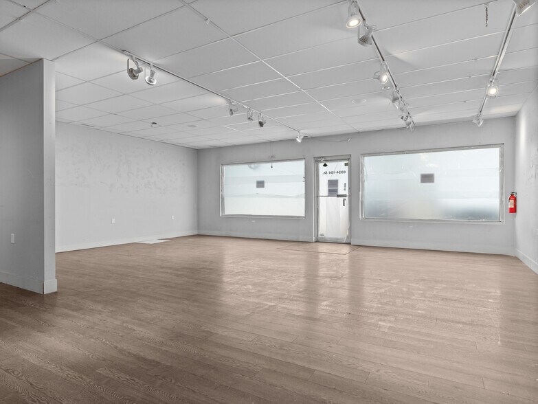 More Photos Of 6932 104th St NW, Edmonton Storefront Retail Residential For Sale