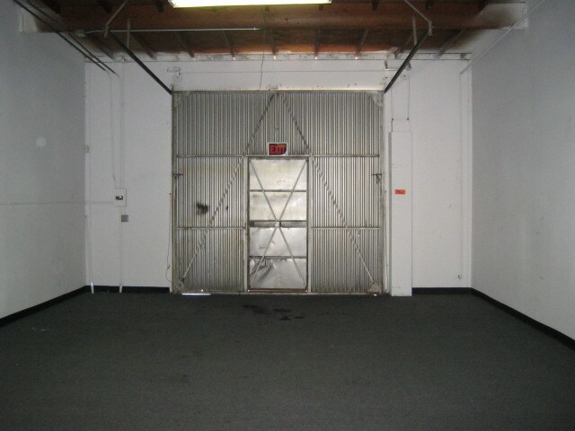More Photos Of 2277-2295 1/2 S Grand Ave, Santa Ana Warehouse For Lease