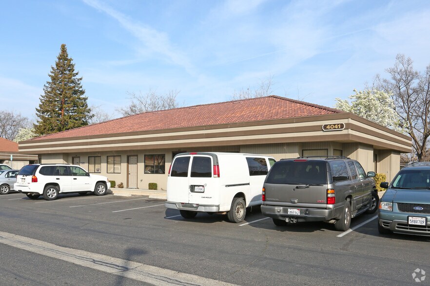 More Photos Of 4041 N Fresno St, Fresno Office For Lease
