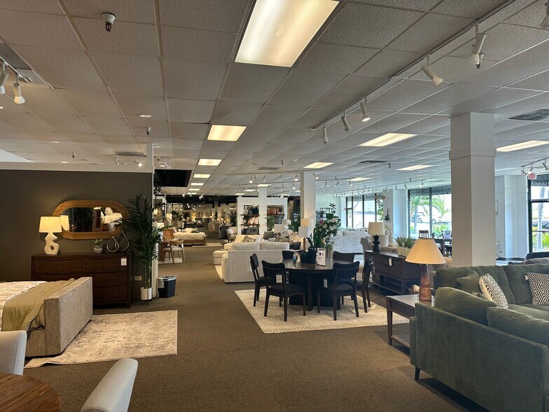 More Photos Of 4296-4360 Malaai St, Honolulu Warehouse For Lease