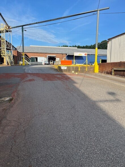 More Photos Of 700 S Long St, Salisbury Manufacturing For Lease