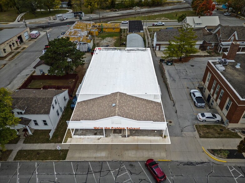 More Photos Of 215 W Franklin St, Delphi Flex For Sale