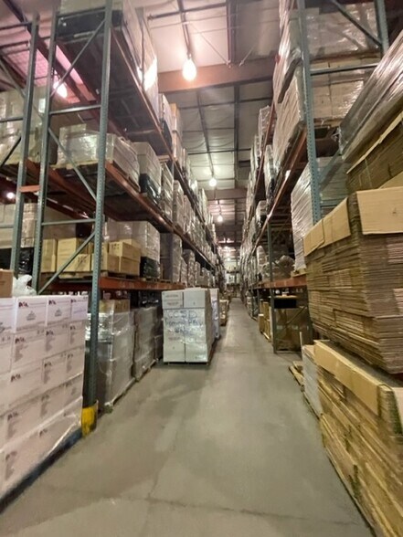 More Photos Of 885 Airpark Dr, Bullhead City Warehouse For Lease