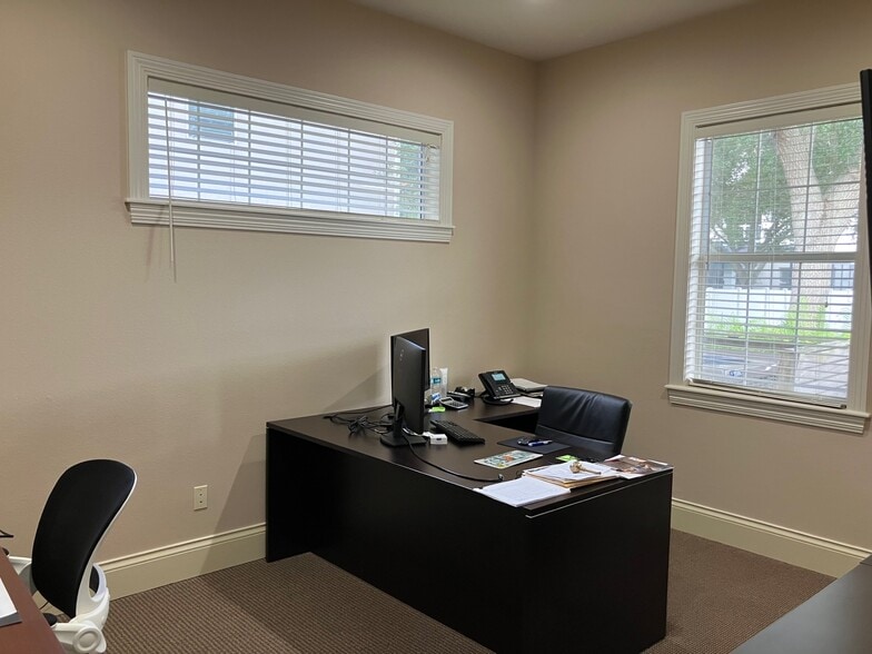 More Photos Of 5813 S Macdill Ave, Tampa Office For Sale