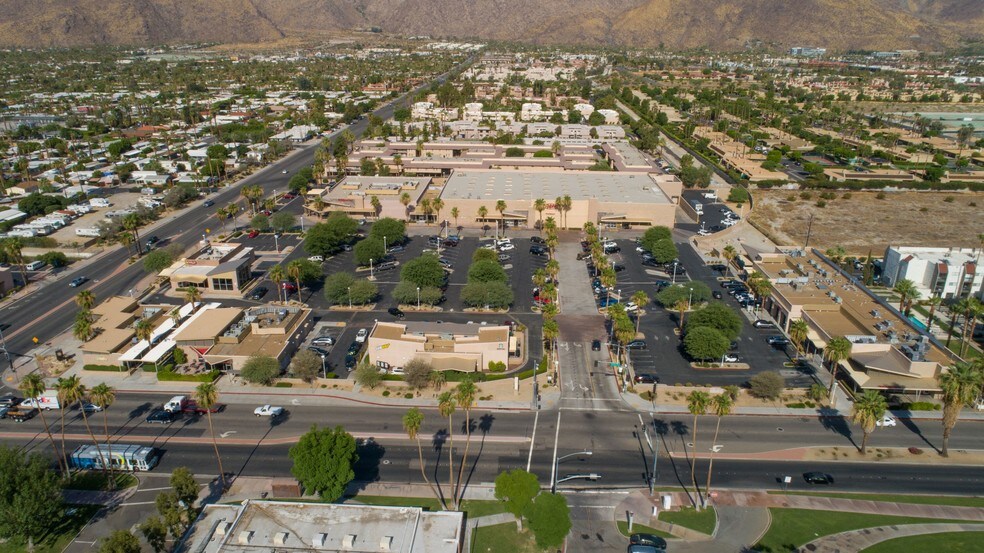 More Photos Of 425 S Sunrise Way, Palm Springs General Retail For Lease