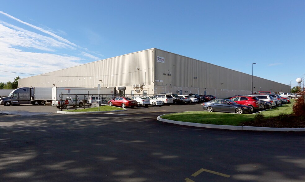 More Photos Of 1500 Rahway Ave, Avenel Distribution For Lease