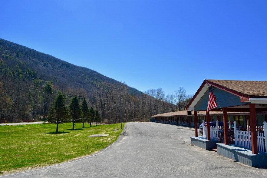 More Photos Of 42 Stockbridge Rd, West Stockbridge Hotel For Sale