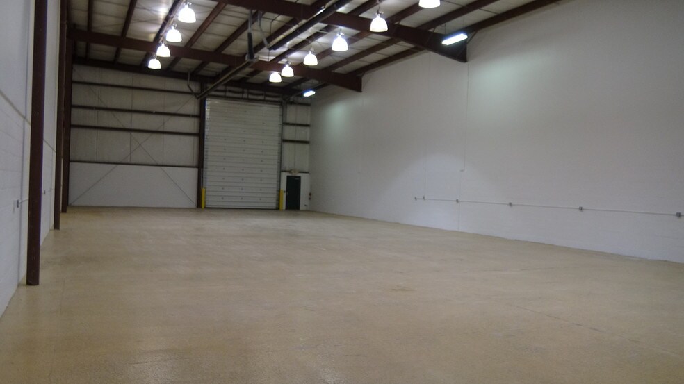 More Photos Of 12801 Silver Lake Rd, Brighton Manufacturing For Sale
