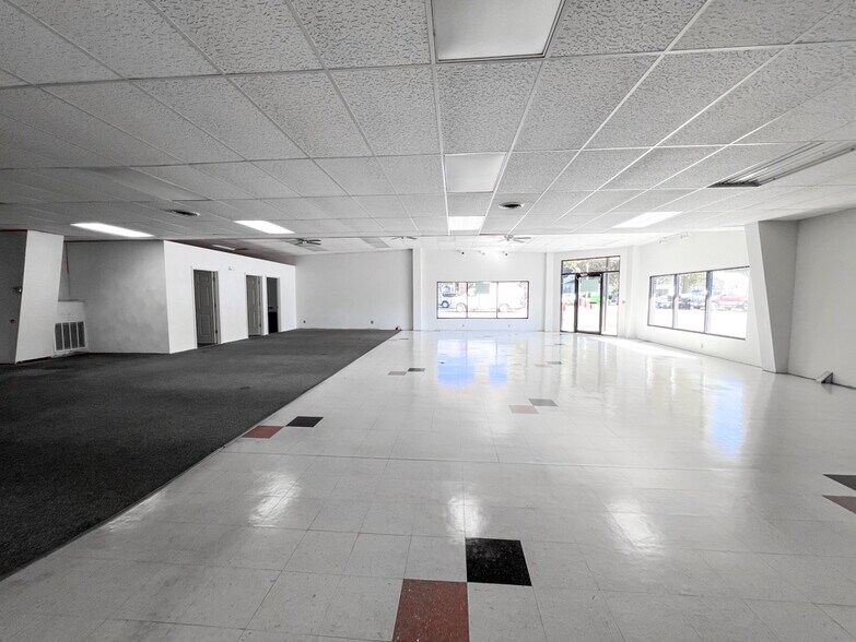 More Photos Of 1040 W Main St, Mascoutah Freestanding For Lease