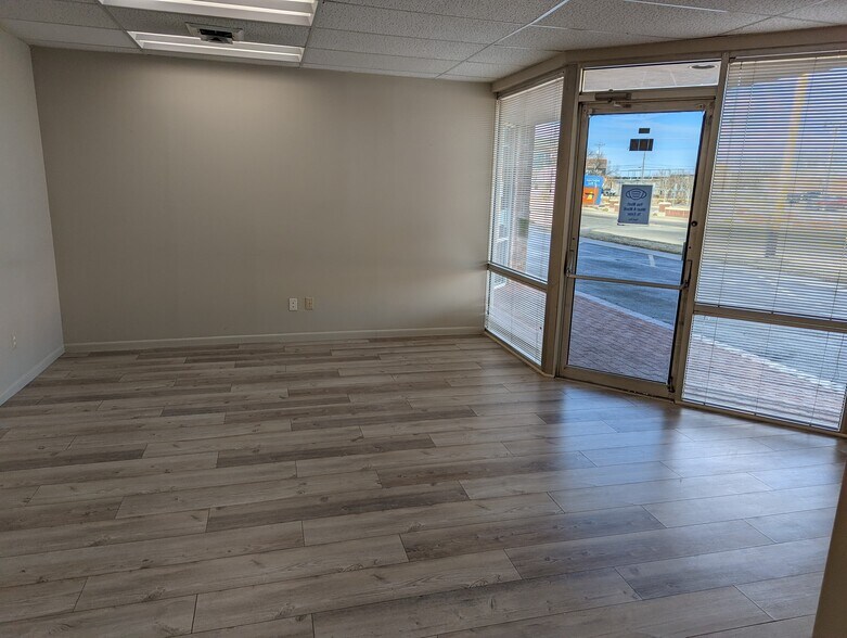 More Photos Of 535 S Emporia St, Wichita Flex For Lease