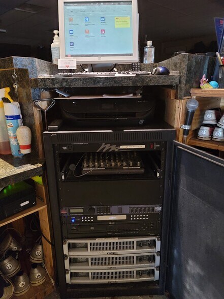 More Photos Of 739 W Main St, Deshler Bowling Alley For Sale