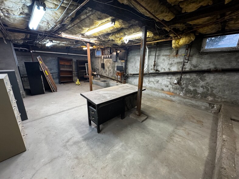 More Photos Of 41-43 Mount Auburn St, Watertown Office Residential For Lease