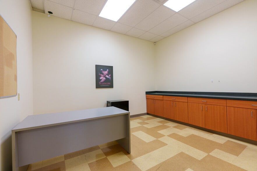More Photos Of 3040 Dixie Hwy, Hamilton Freestanding For Lease