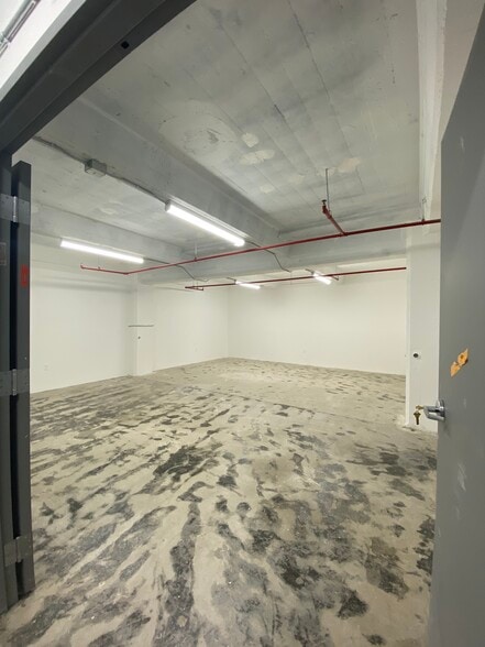More Photos Of 901 E 31st St, Los Angeles Manufacturing For Lease