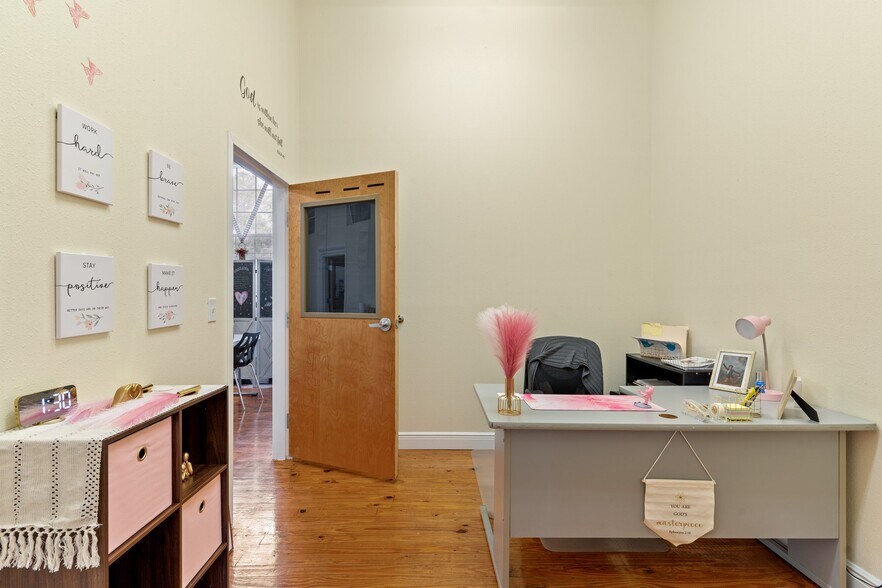 More Photos Of 1476 SW Main St, Greenville Medical For Sale