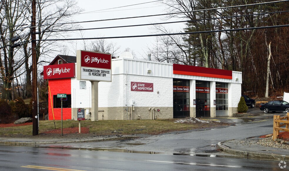 More Photos Of 194 N Broadway, Salem Auto Repair For Sale