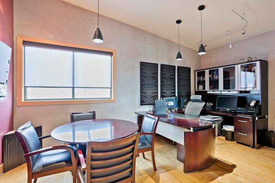 More Photos Of 1090 Cambridge Cir, Layton Flex For Sale