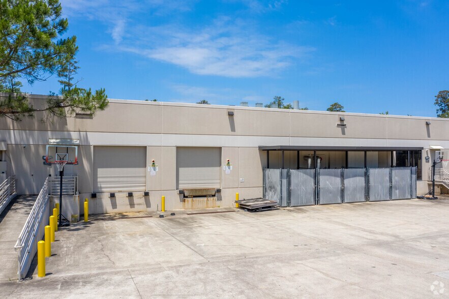 More Photos Of 9186 Six Pines Dr, The Woodlands Office For Lease
