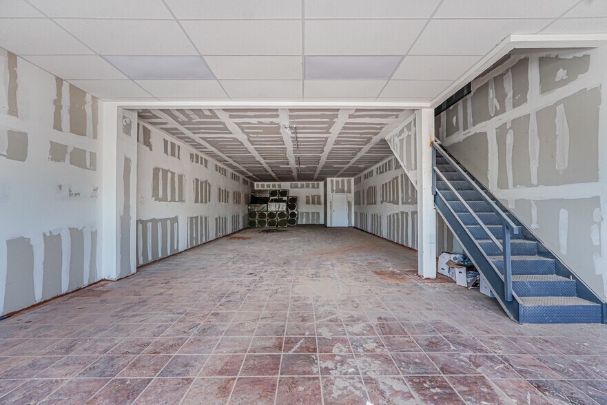 More Photos Of 956 Richmond Ave, Staten Island General Retail For Sale