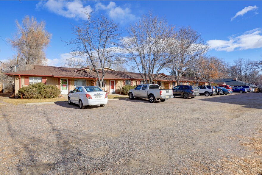 More Photos Of 1115 Carr St, Lakewood Apartments For Sale