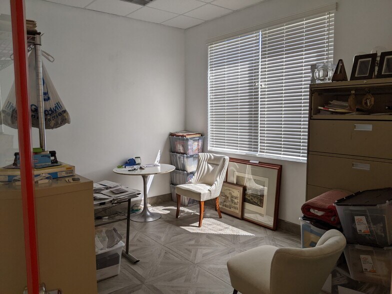 More Photos Of 12940 Express Ct, Fort Myers Warehouse For Lease