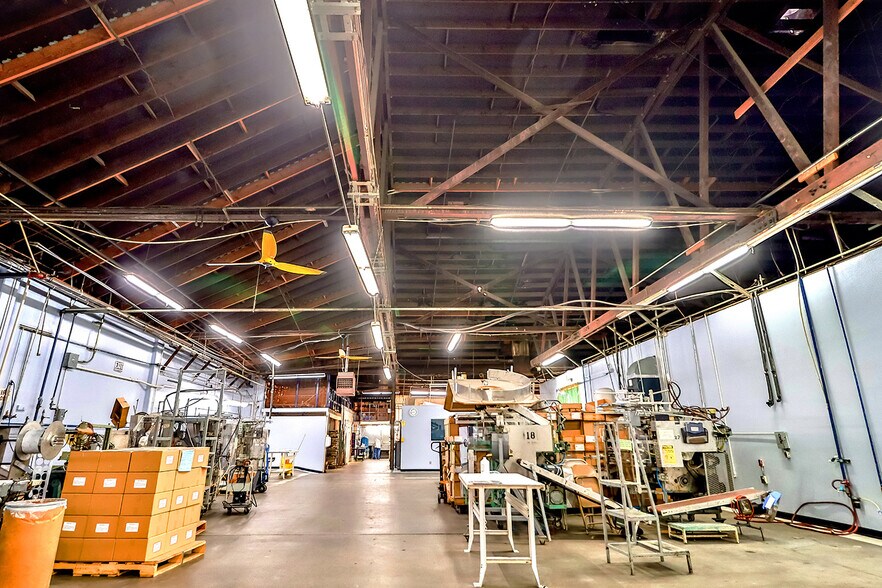 More Photos Of 3030 Fletcher Dr, Los Angeles Manufacturing For Sale