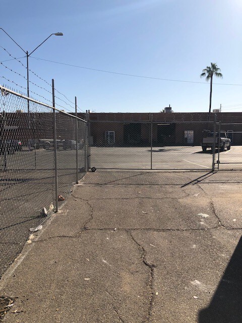 More Photos Of 3334 W McDowell Rd, Phoenix Warehouse For Lease