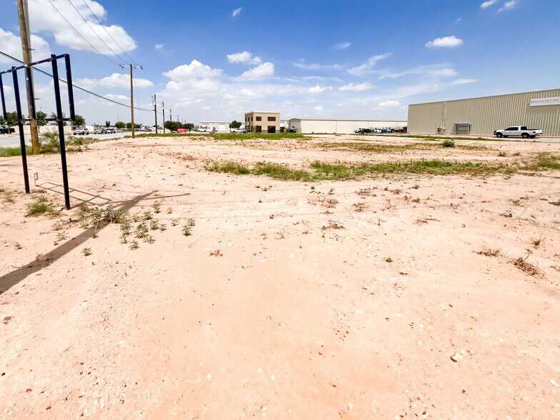 More Photos Of 3101 Antelope Trail, Midland Land For Sale
