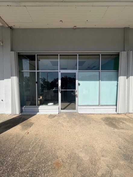 More Photos Of 3810 Barrancas Ave, Pensacola Unknown For Lease