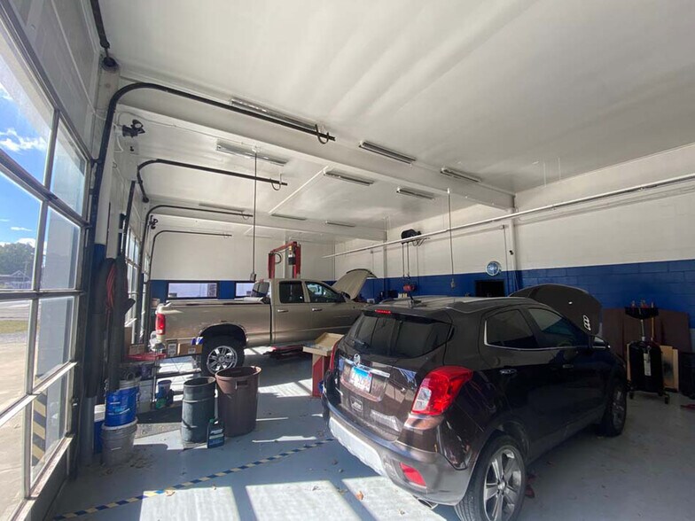 More Photos Of 321 Centreville, Belleville Industrial For Sale