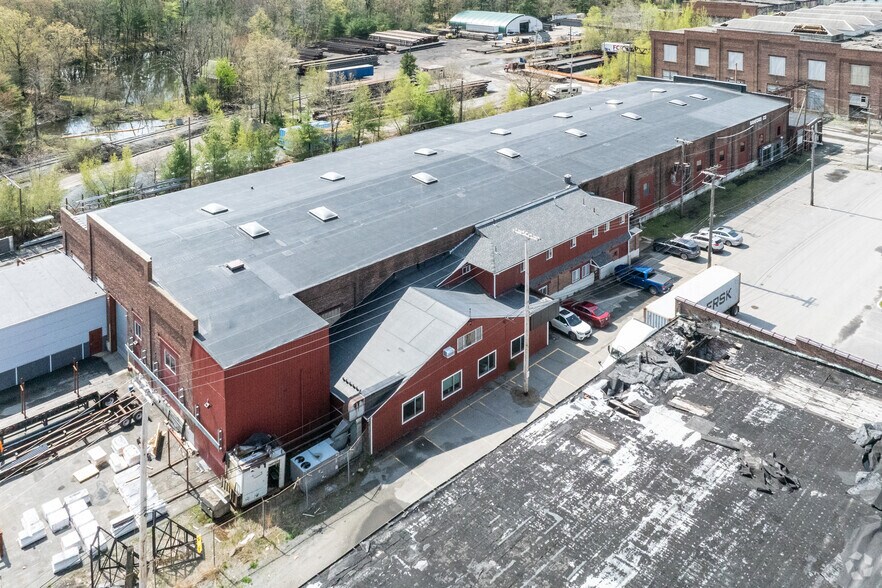 More Photos Of 1400 Iron Horse Park, North Billerica Warehouse For Lease