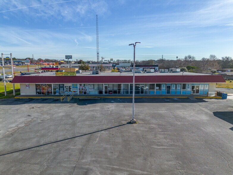 More Photos Of 3421 Cimmaron Trl, Fort Worth General Retail For Lease