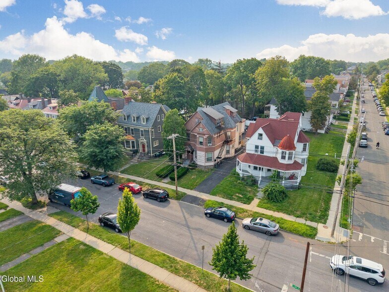 More Photos Of 113 S Lake Ave, Albany Apartments For Sale