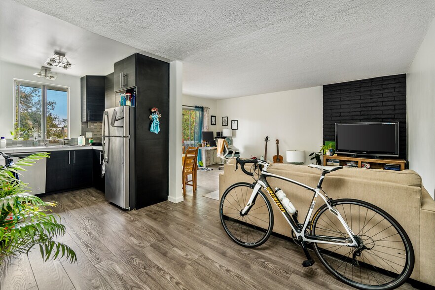 More Photos Of 10961 Rose Ave, Los Angeles Apartments For Sale