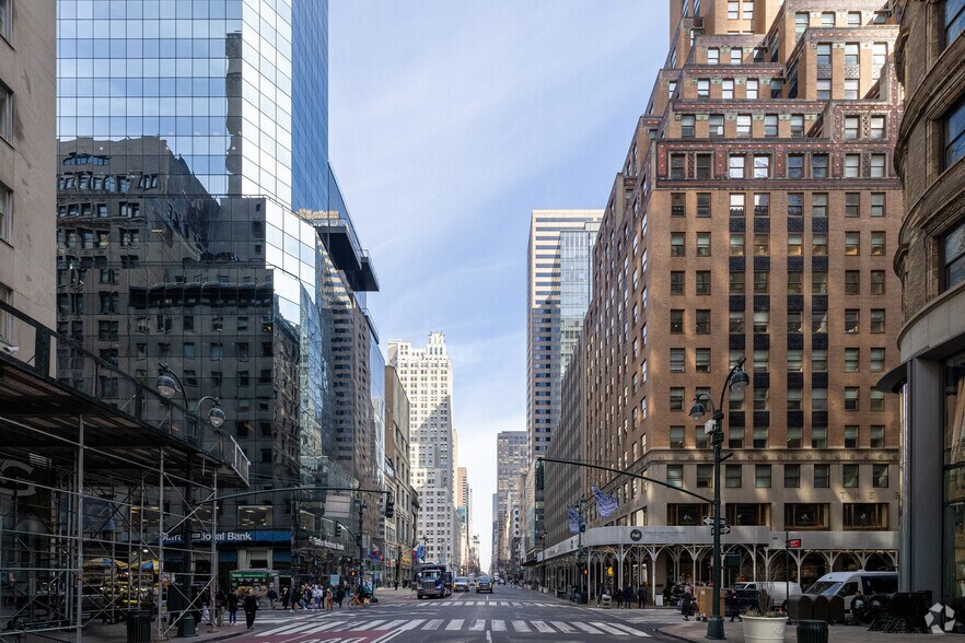 More Photos Of 546 Fifth Ave, New York Office For Lease