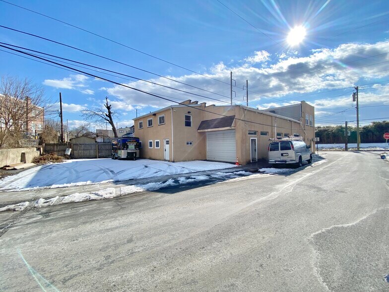 More Photos Of 8329 Delaware Ave, Upper Darby Service For Sale