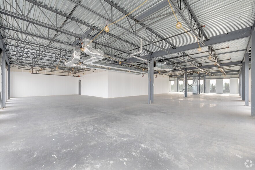 More Photos Of 551 Rue Louis-Blériot, Mascouche Office For Lease