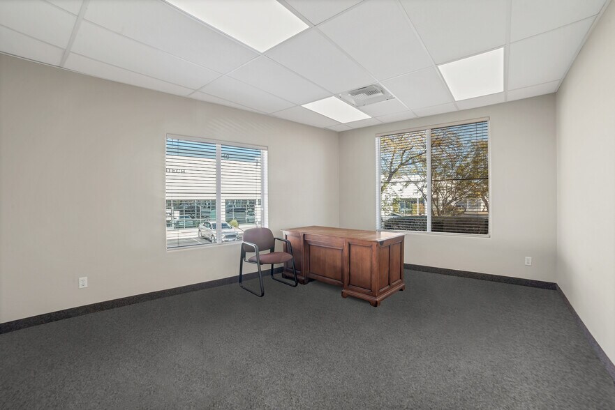 More Photos Of 2441 Tech Center Ct, Las Vegas Medical For Sale