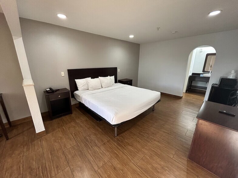 More Photos Of 125 Rushing Rd W, Denham Springs Hotel For Sale
