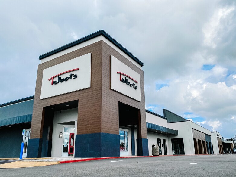 More Photos Of 6210-6410 Phelan Blvd, Beaumont Unknown For Lease