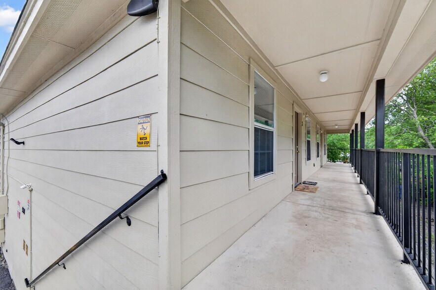 More Photos Of 926 Drury Ln, San Antonio Apartments For Sale