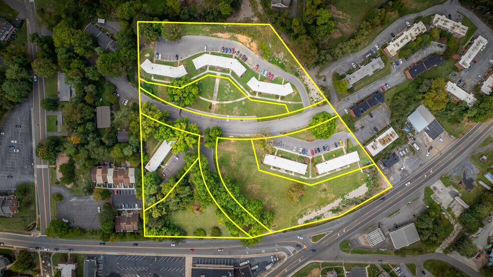 More Photos Of 132 Mesa Ln, Bristol Apartments For Sale