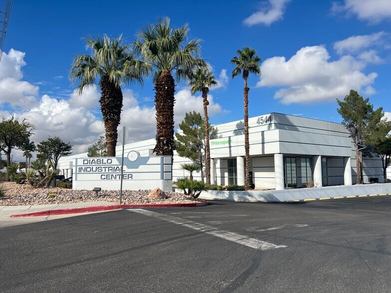More Photos Of 4544 W Russell Rd, Las Vegas Warehouse For Lease