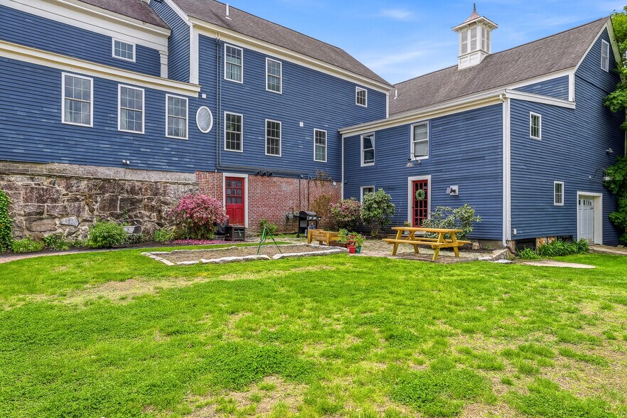 More Photos Of 1 Old Manchester Rd, Raymond Multifamily For Sale