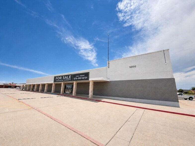 Primary Photo Of 1000 S Main St, Roswell Freestanding For Sale