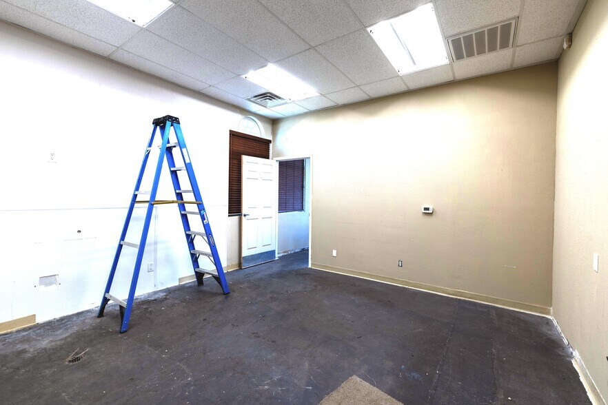 More Photos Of 1565 Shaw Ave, Clovis Office For Lease
