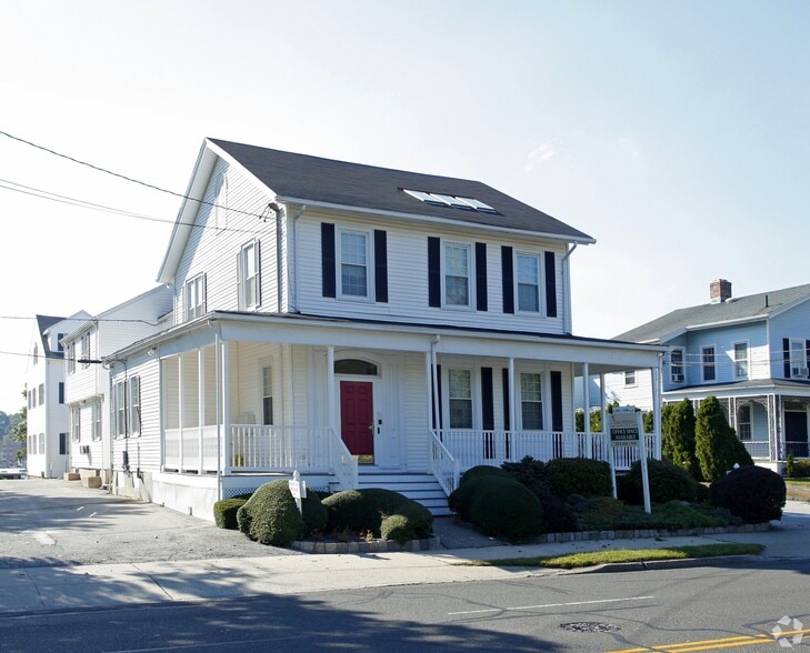 Primary Photo Of 98 East Ave, Norwalk Office For Lease