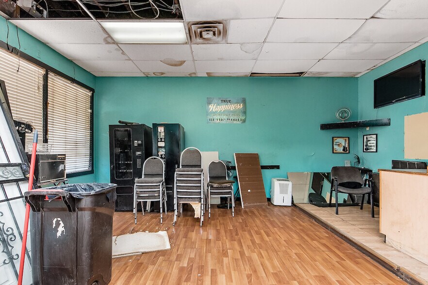 More Photos Of 1068-1072 E Livingston Ave, Columbus Storefront Retail Residential For Sale